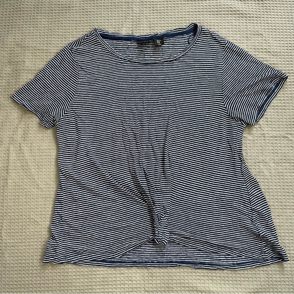 Tahari 100% Linen Tee Shirt XL Navy Blue Stripe Twist Front Short Sleeve